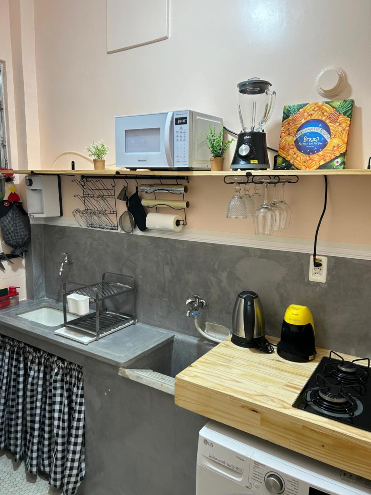 Pe Na Areia Na Quadra Copacabana Localizacao Rio Wifi 100mb Apartment *