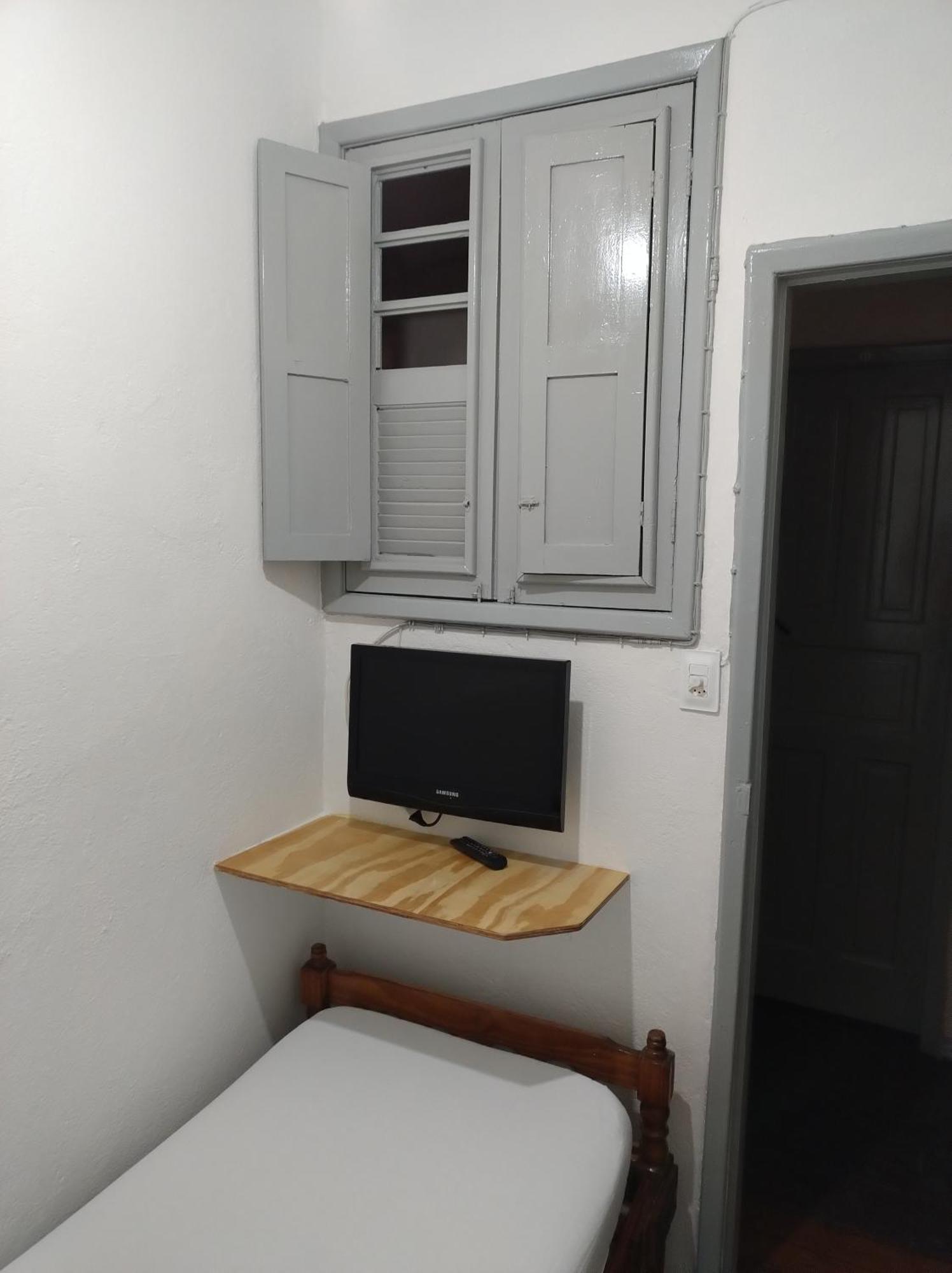 Ledo Hostel *