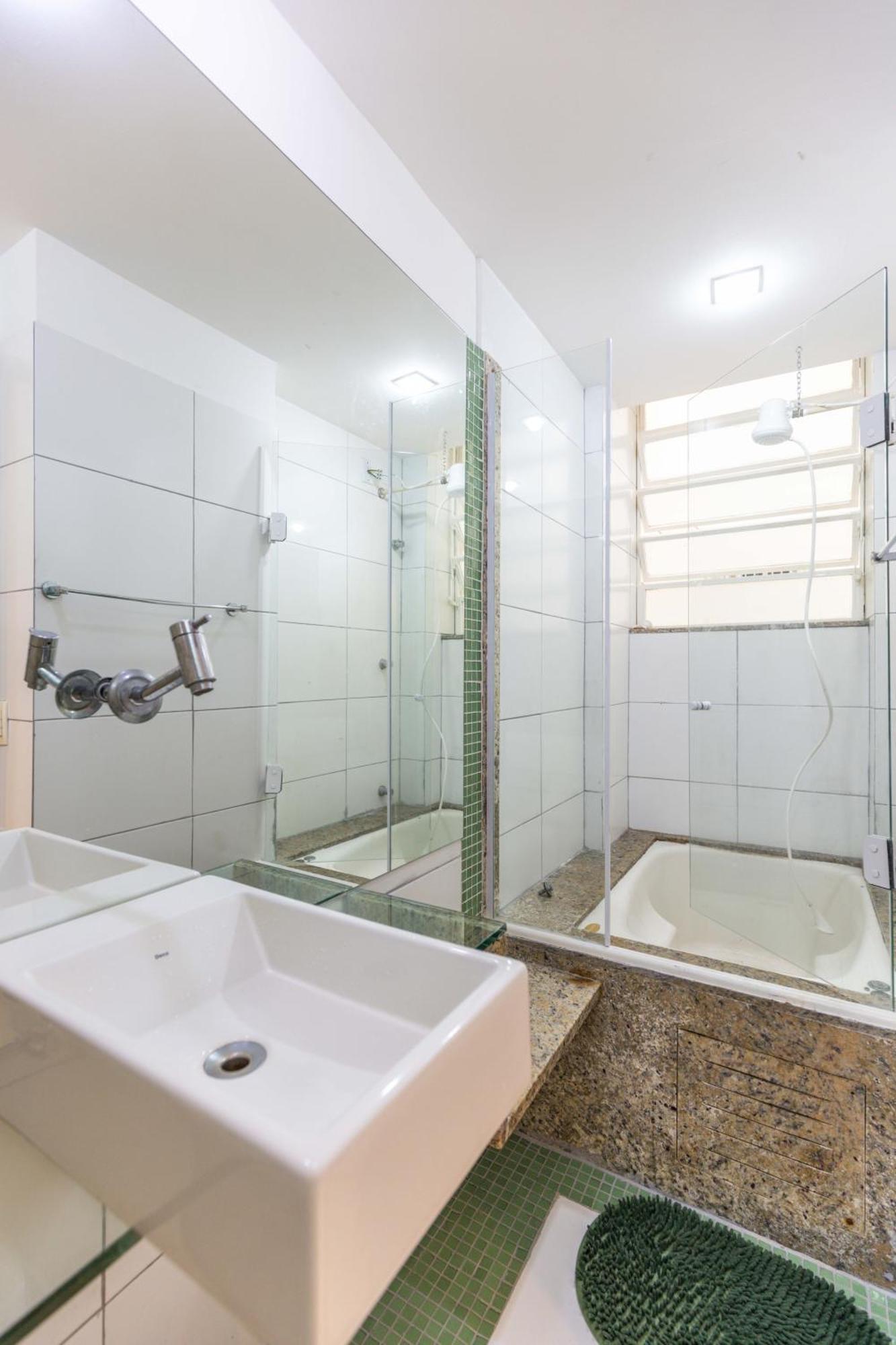109 Ipanema Tom Jobim Apartment