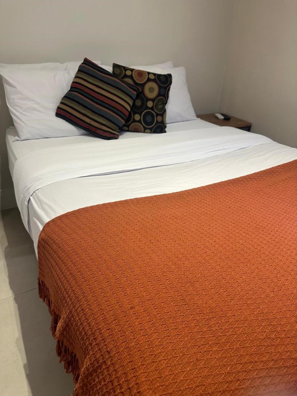 Copacabana Sala E Na Quadra Da Praia, Posto 6, Brasil Apartamento *