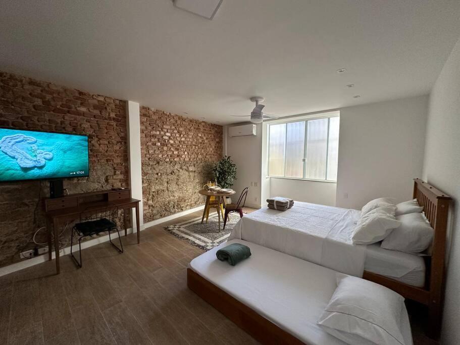 Studio Com Espaco De Trabalho E Ar Condicionado *