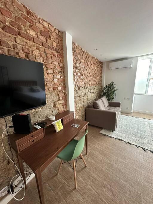 Apartment Studio Com Espaco De Trabalho E Ar Condicionado *