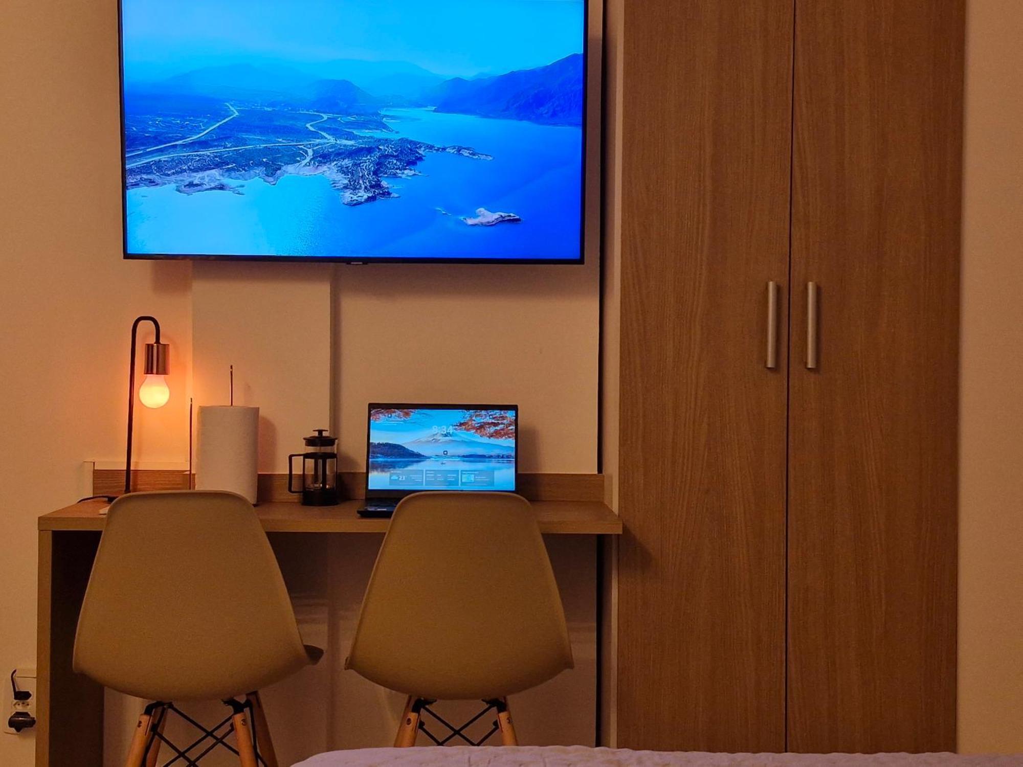 Estudio Moderno No Coracao Do Apartamento *