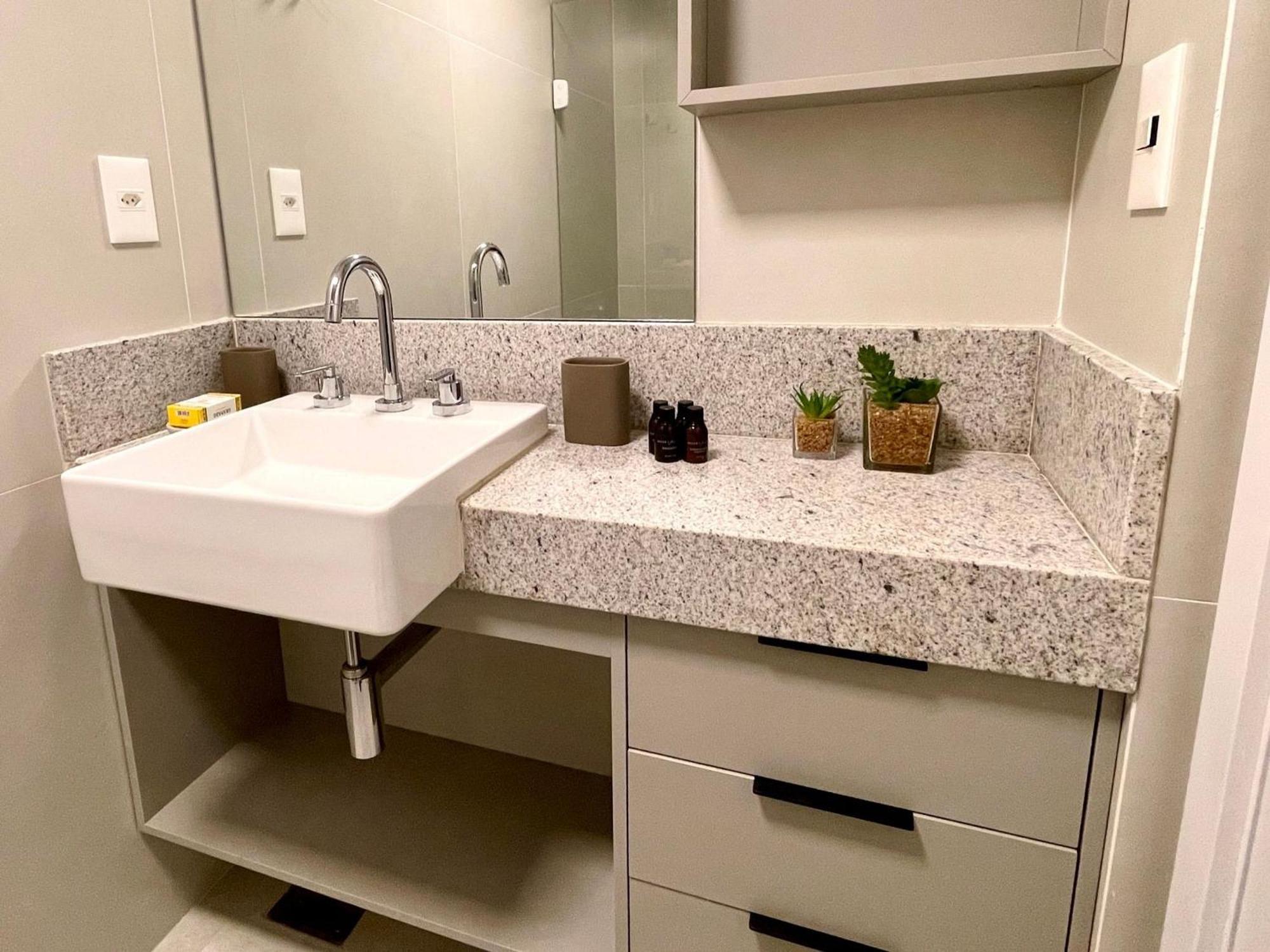 Leblon - Novo, Com Piscina E Academia Apartamento *