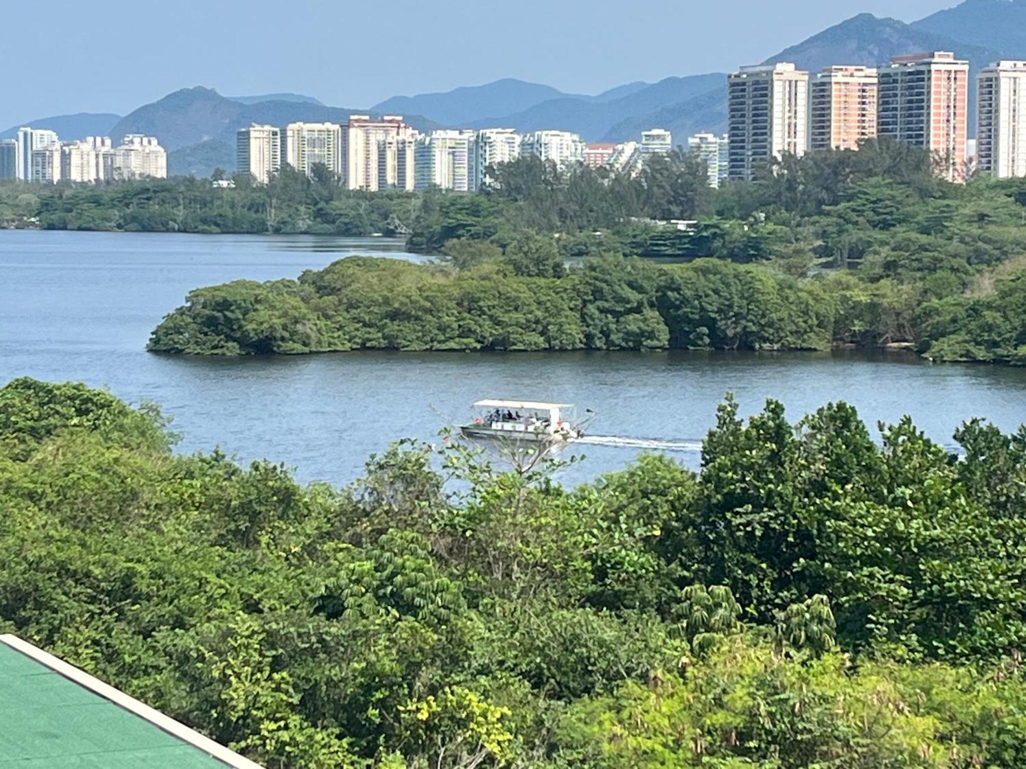 Apartamento Exclusivo Com Piscina, Academia, Estacionamento, E Wi-Fi * Rio de Janeiro