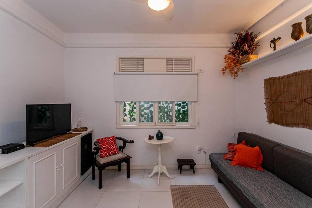 Apartamento Copa Zen - Com Varandao - 3 Min Da Praia! Rio de Janeiro