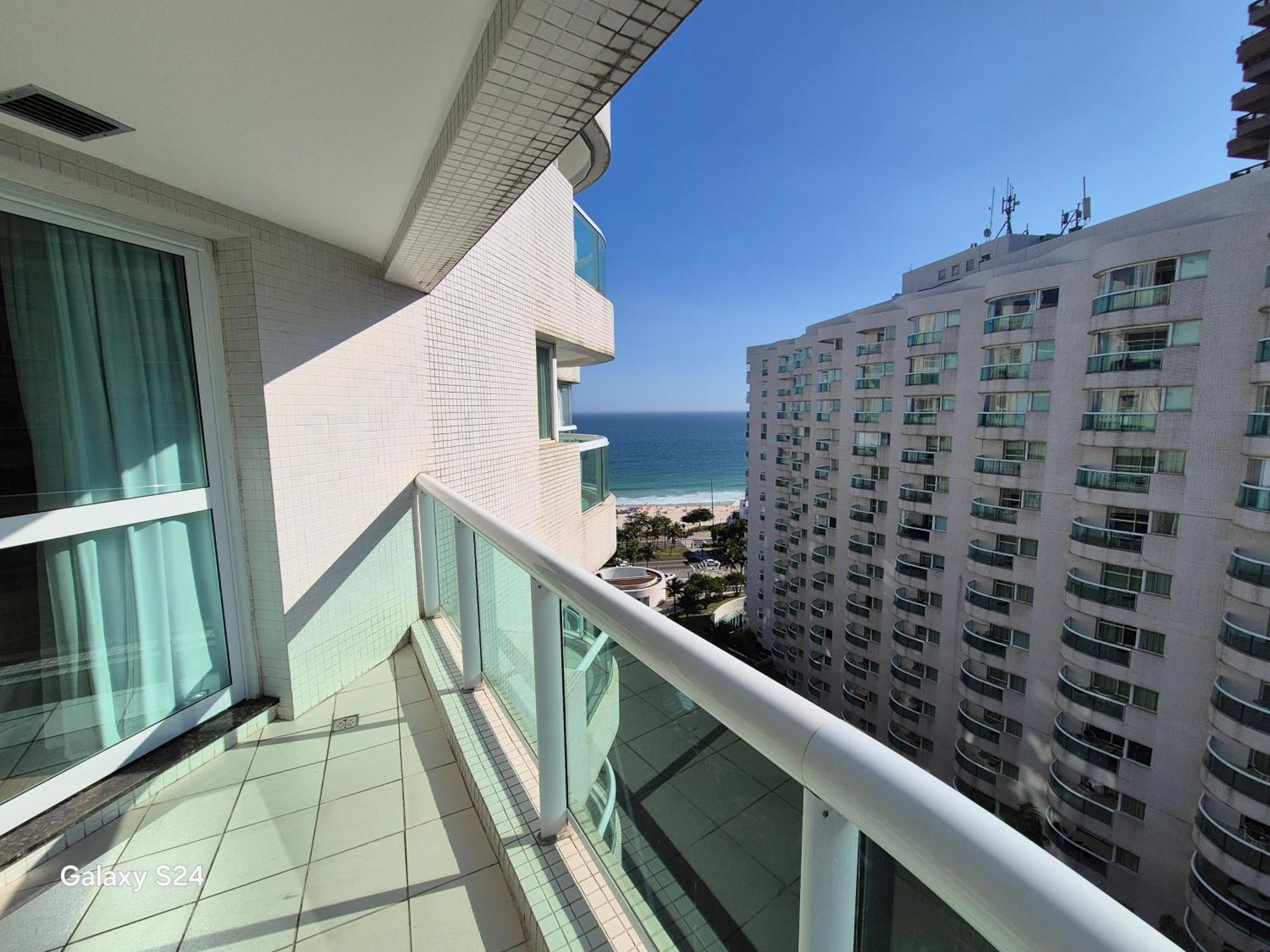 Flat Barra Vista Mar Urbano Posto 4 *