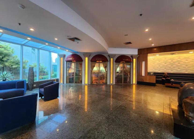 Flat Barra Vista Mar Urbano Posto 4 *