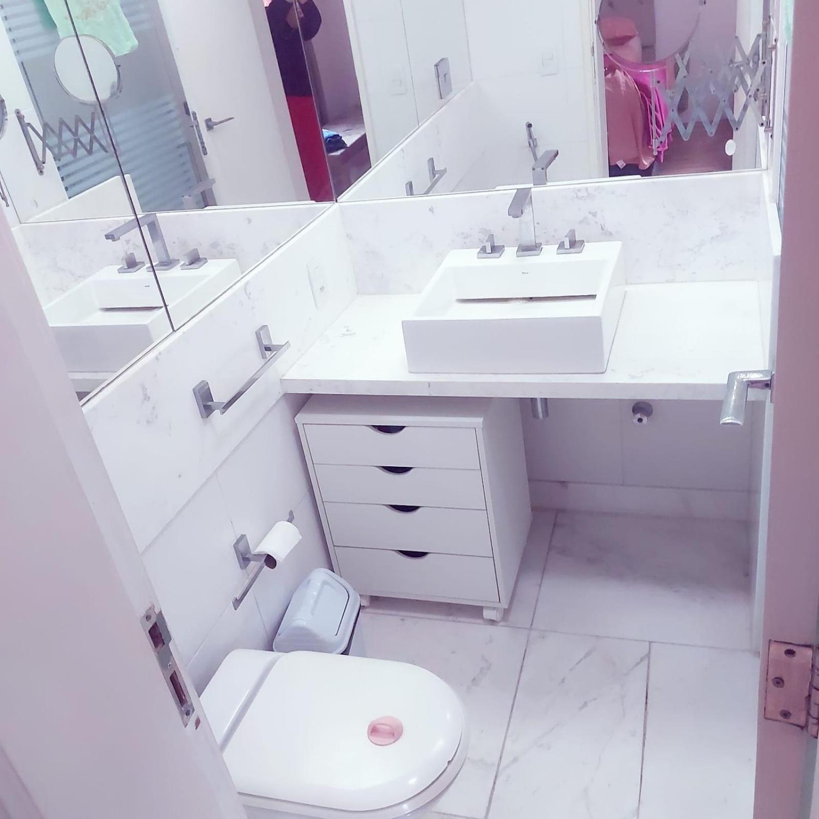 Apartamento Lindo De 3 Quartos, Uma Quadra Da Praia! *