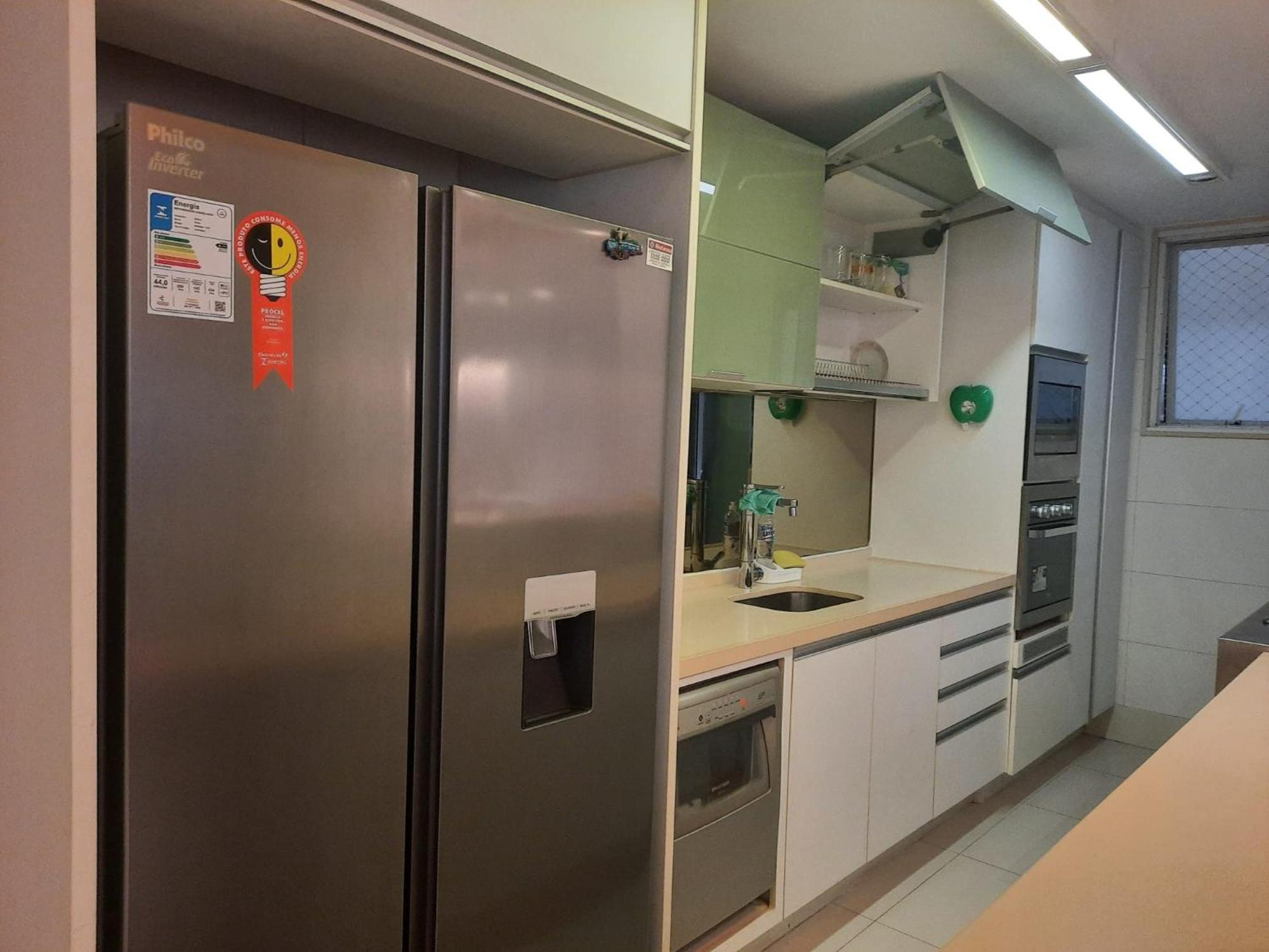 Lindo De 3 Quartos, Uma Quadra Da Praia! Apartamento