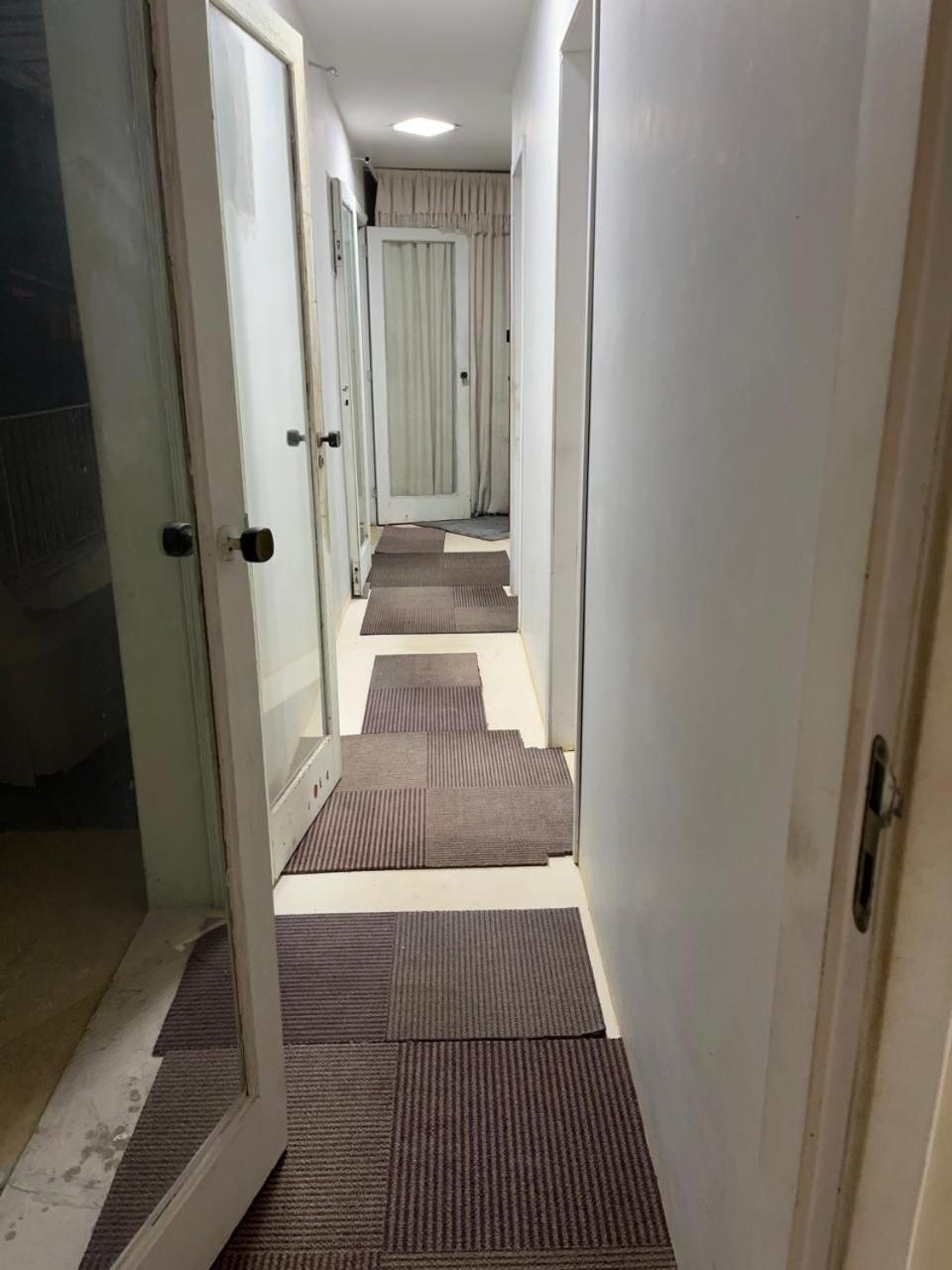 De Casal Em Casa De Quarto em Acomodações Particulares *