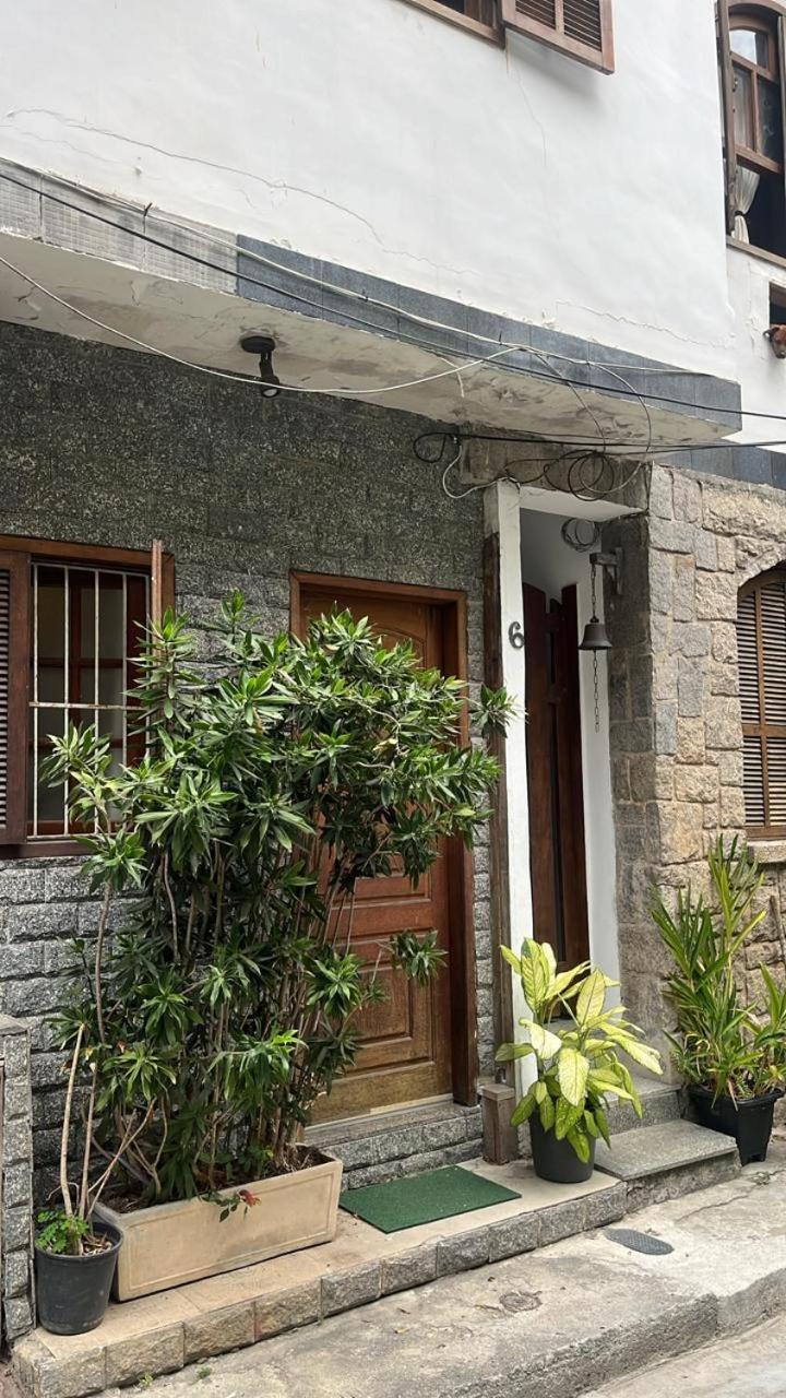 Linda Com Banheiro,em Casa De Quarto em Acomodações Particulares *
