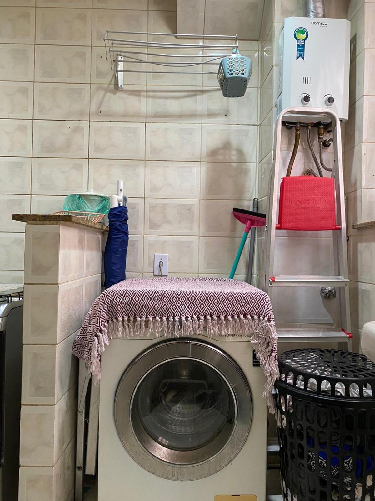 Quarto em Acomodações Particulares Privativo A Uma Quadra Da De Copacabana