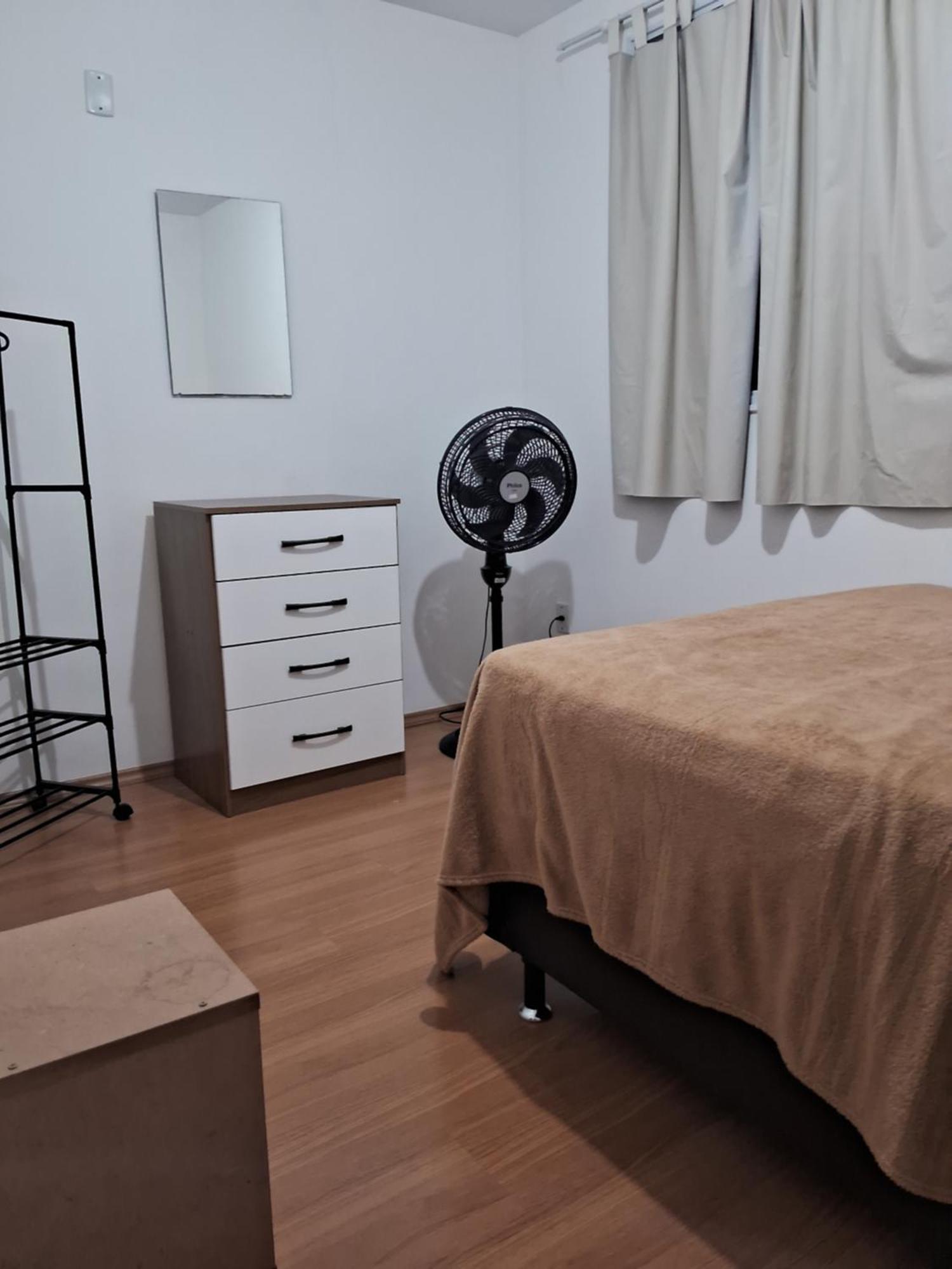 Apto Oeste Simples Santa Cruz Apartamento