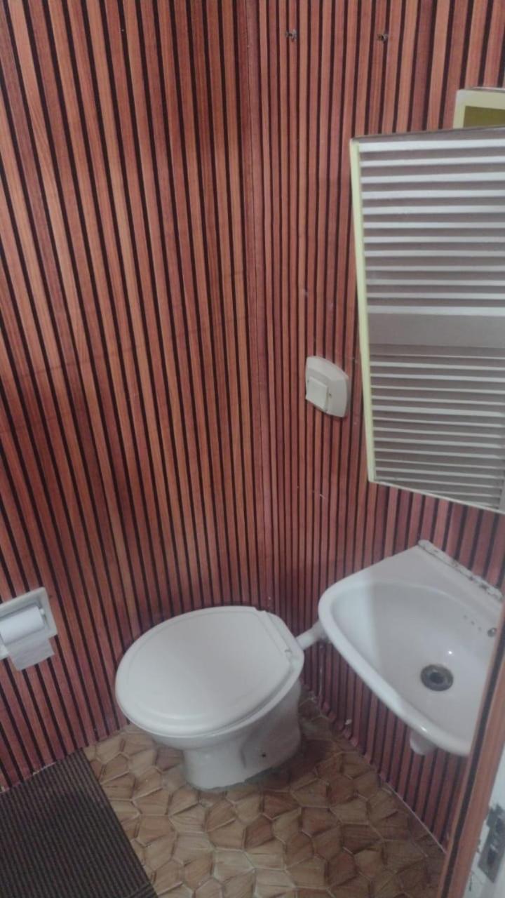 De Casal Em Casa De Quarto em Acomodações Particulares