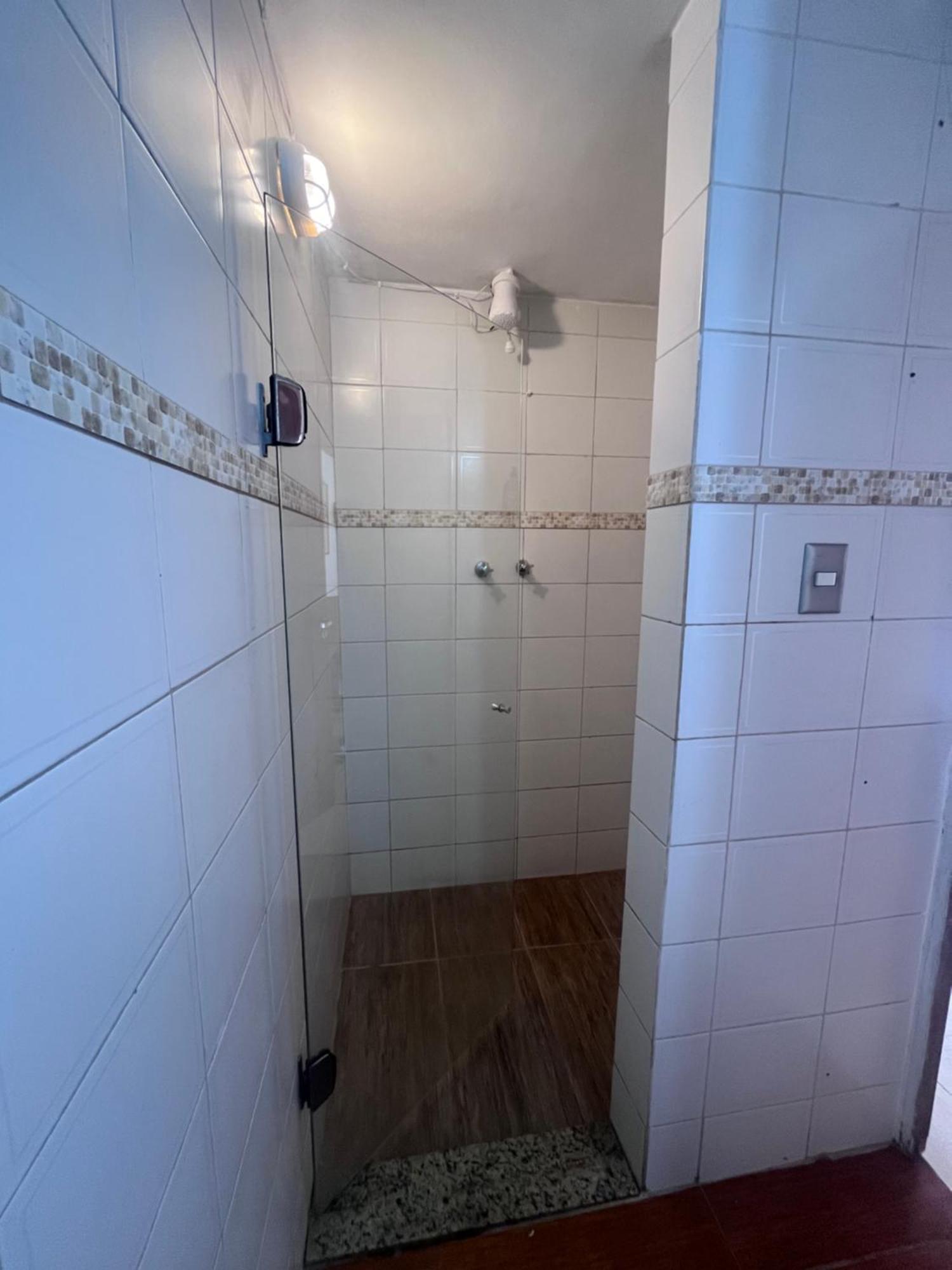 Quarto em Acomodações Particulares Linda Com Banheiro,em Casa De