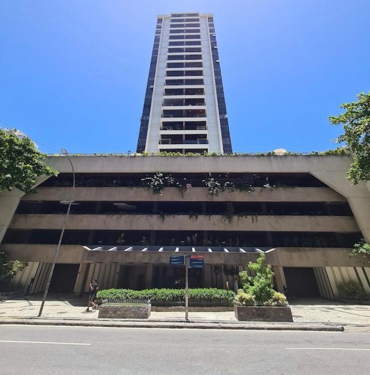 No Arpoador Copacabana Apartment