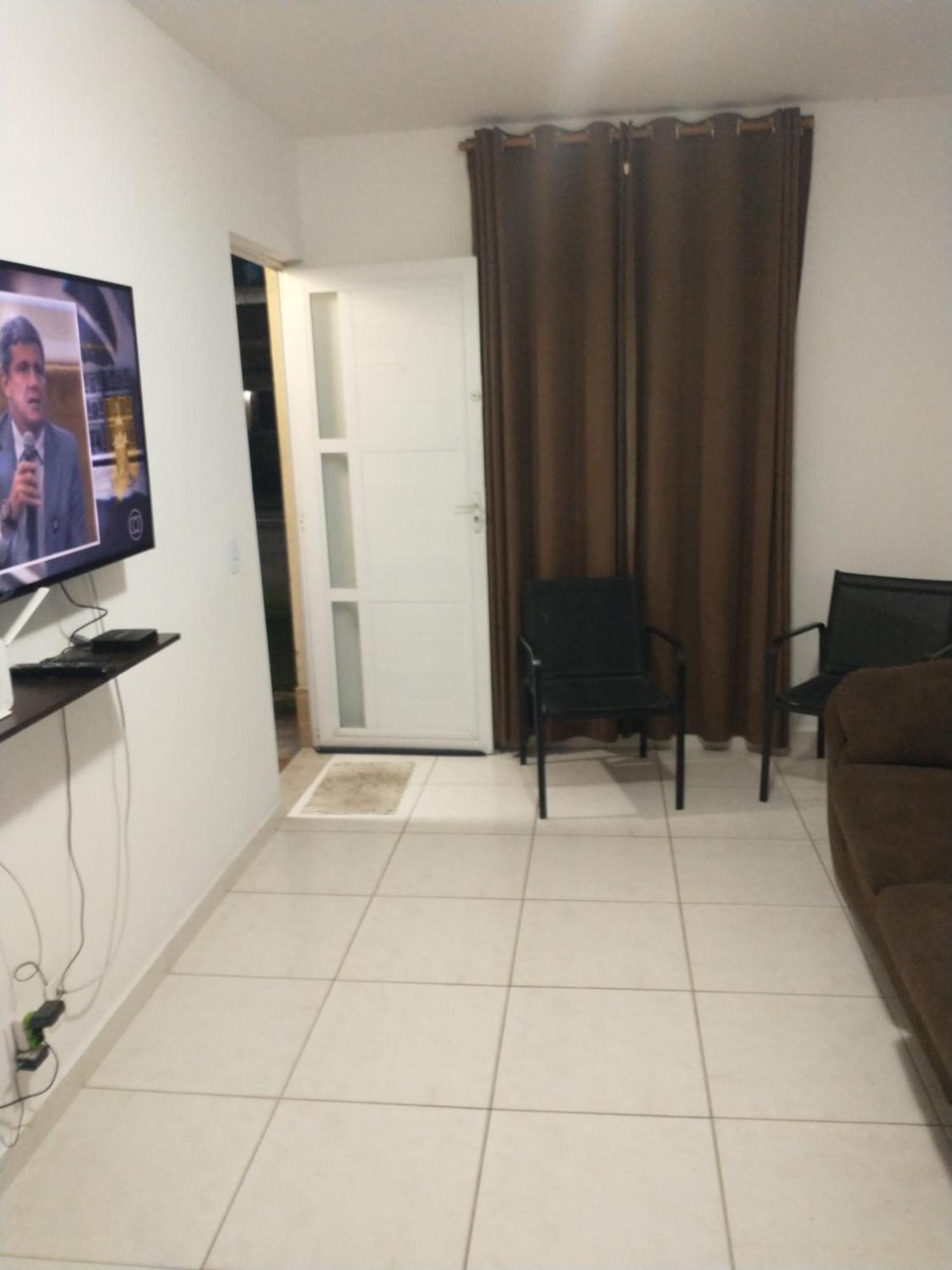 Casa Com Piscina Em *