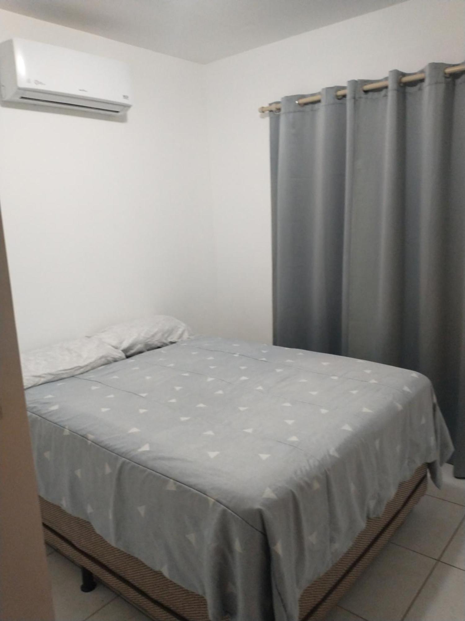 Casa Com Piscina Em *