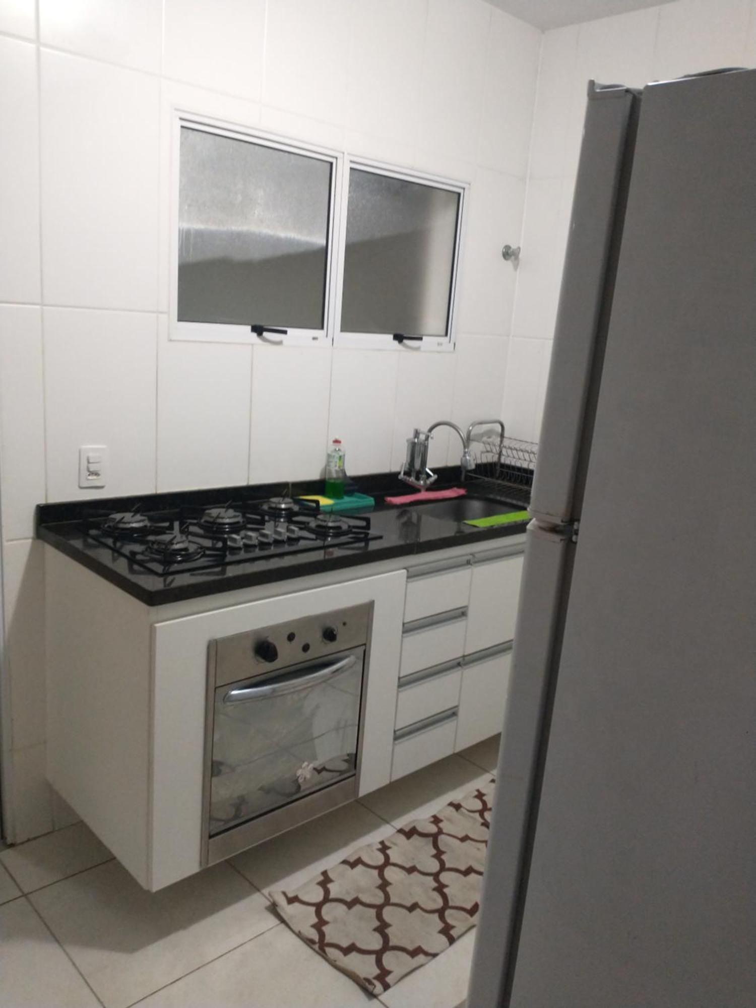 Casa Com Piscina Em *