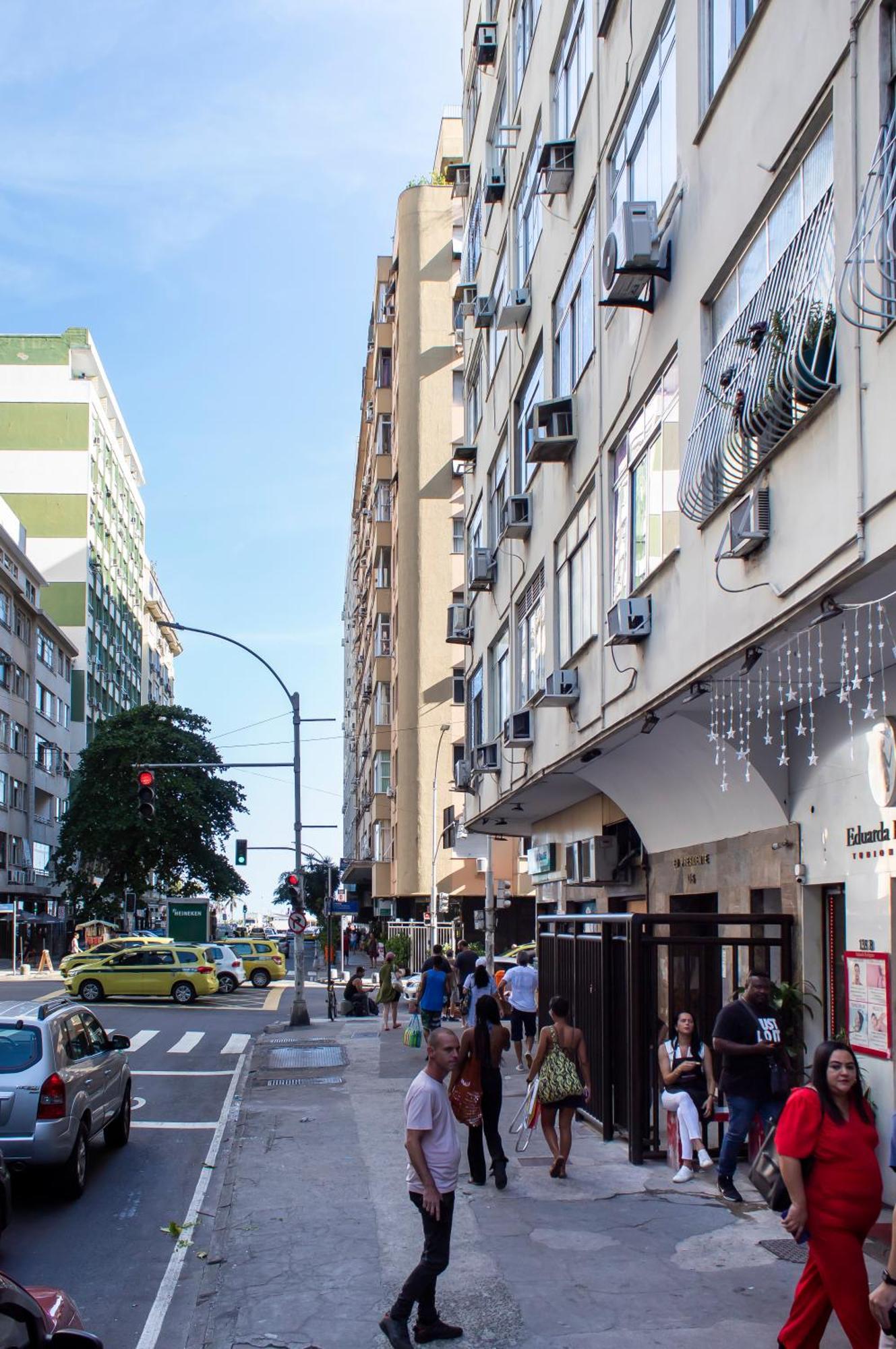 Completo Na De Copacabana Com Ar, Wifi, Netflix, Ate 4 Pessoas, Fundos Claro E Silencioso, Pauloangerami Pj135 * Rio de Janeiro