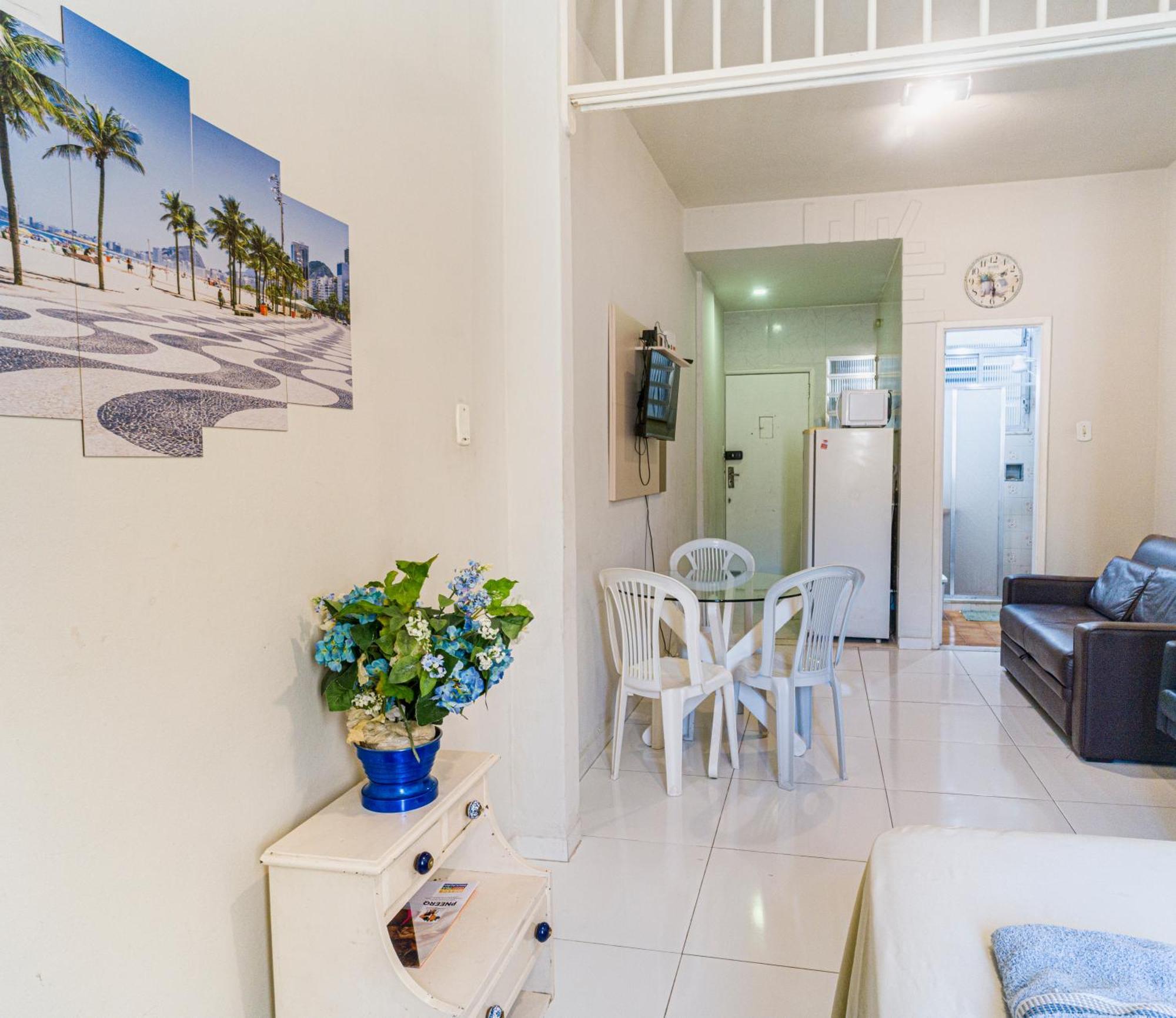 Completo Na De Copacabana Com Ar, Wifi, Netflix, Ate 4 Pessoas, Fundos Claro E Silencioso, Pauloangerami Pj135 Apartamento *