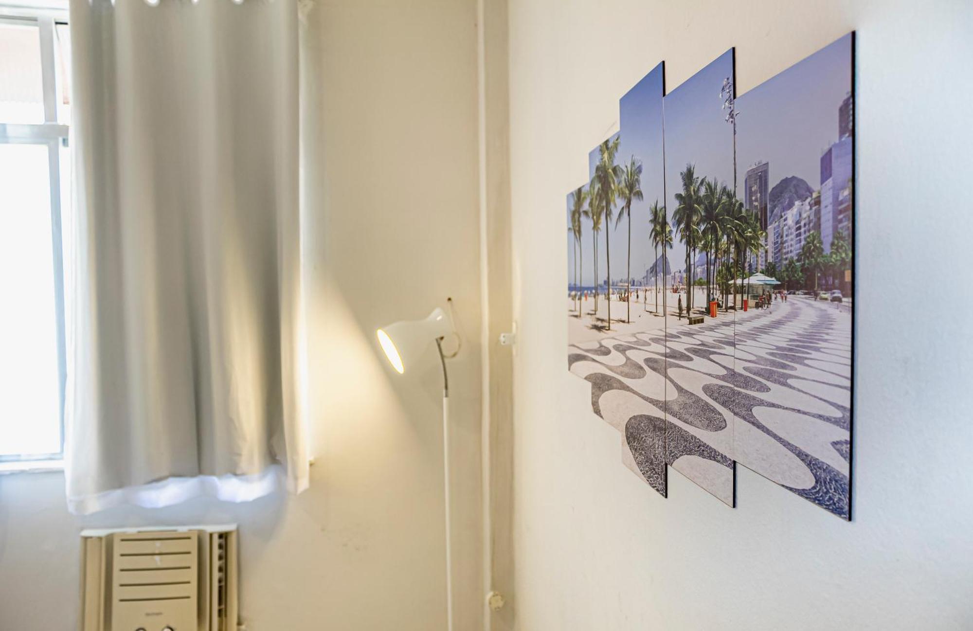 Completo Na De Copacabana Com Ar, Wifi, Netflix, Ate 4 Pessoas, Fundos Claro E Silencioso, Pauloangerami Pj135 Apartamento