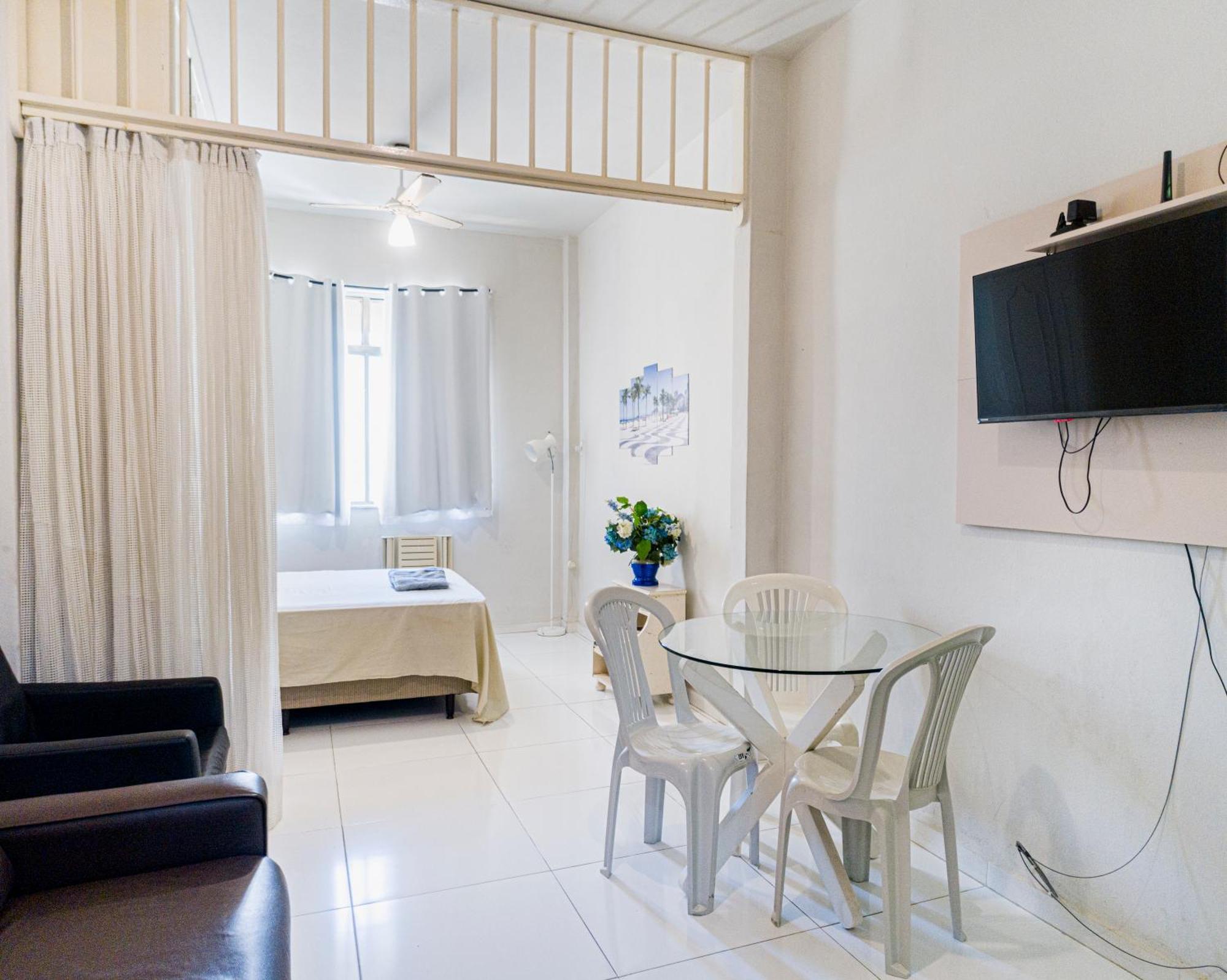 Apartamento Completo Na De Copacabana Com Ar, Wifi, Netflix, Ate 4 Pessoas, Fundos Claro E Silencioso, Pauloangerami Pj135