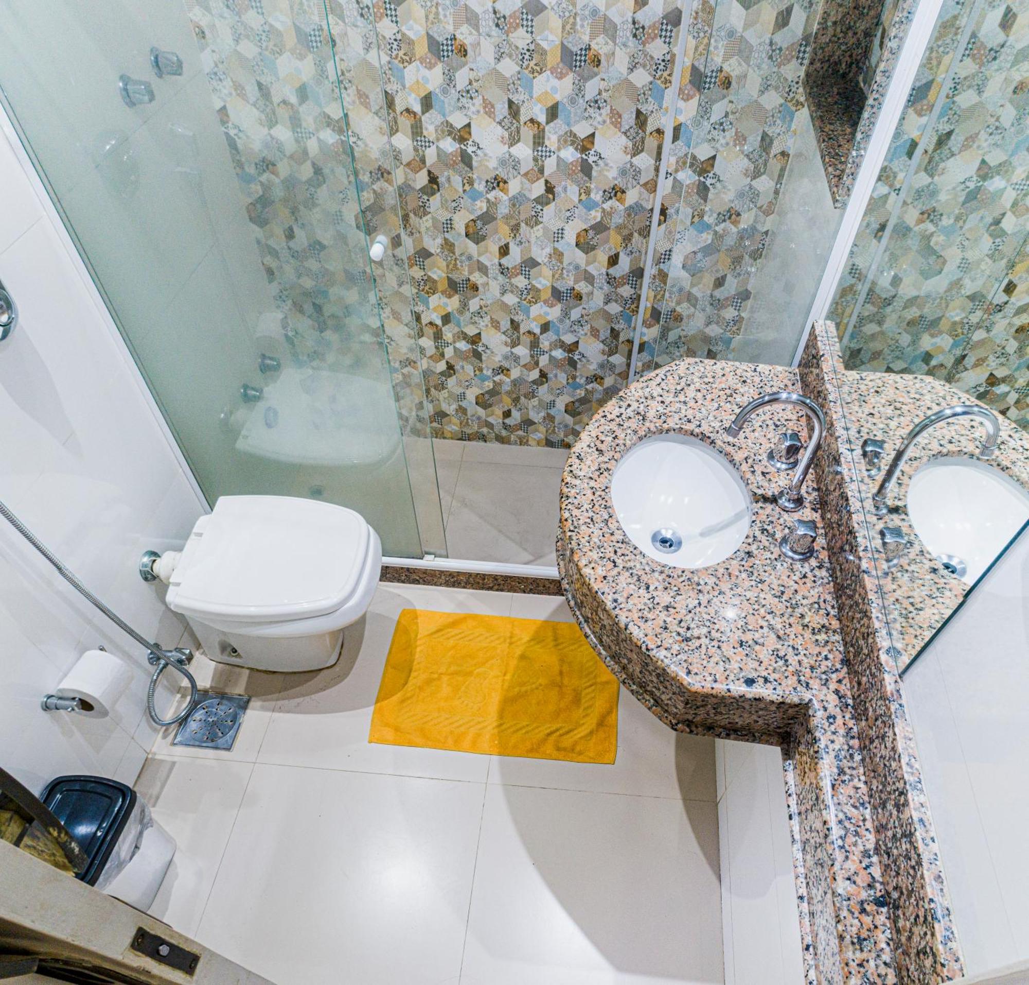 Apartment Copacabana Oceanview Suites: Beachfront Luxury With Modern Amenities