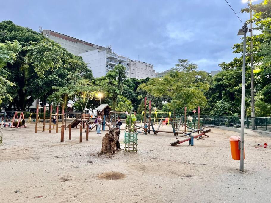 A 15 Minutos Da D V 300 Ap205