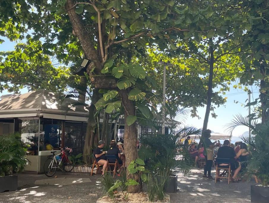 Amplo Em Frente A De Copacabana Rio de Janeiro