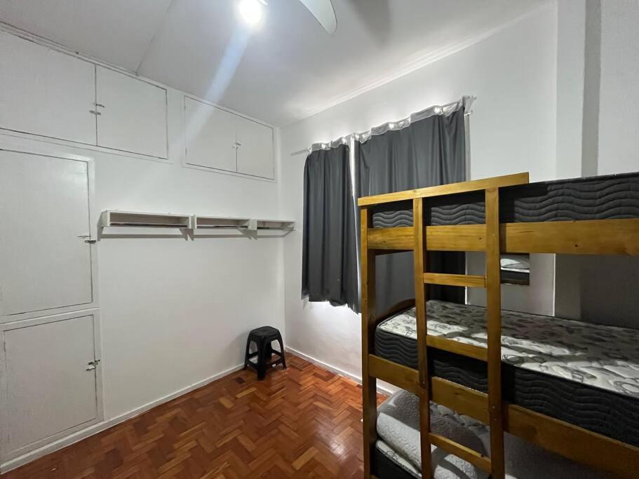 Cama Em Excelente Cobertura Com Vista A Favela *