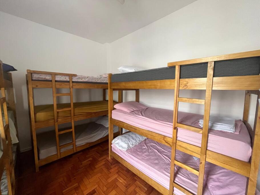 Cama Em Excelente Cobertura Com Vista A Favela Apartamento *