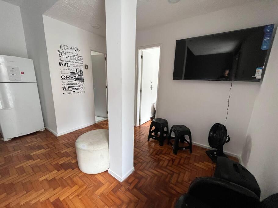 Cama Em Excelente Cobertura Com Vista A Favela *