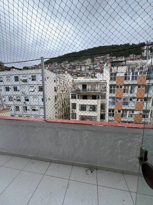 Apartamento Cama Em Excelente Cobertura Com Vista A Favela *