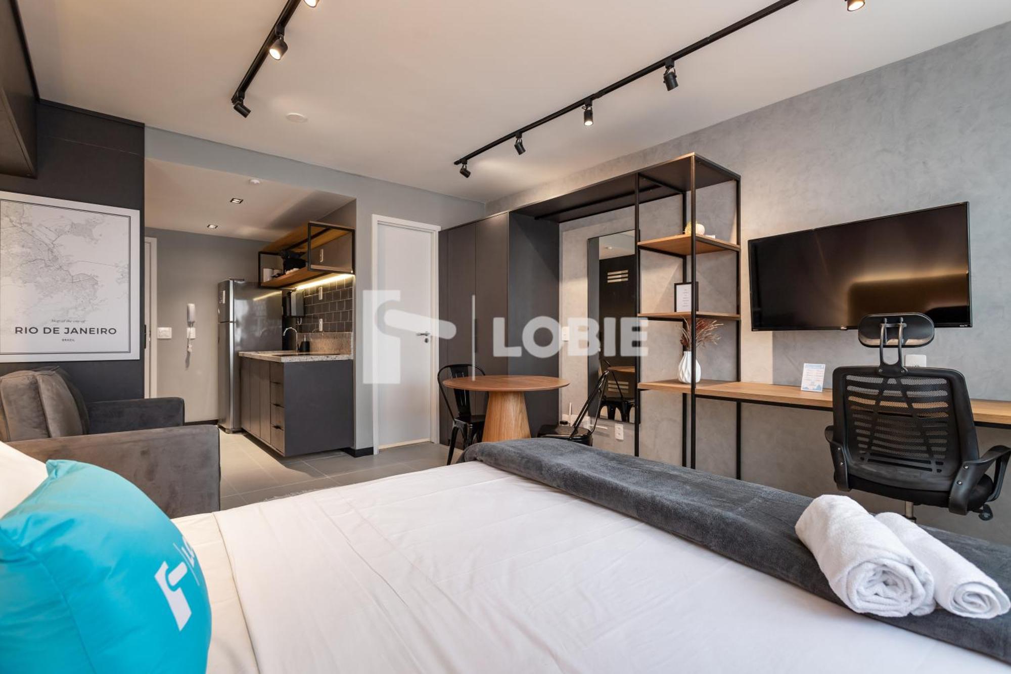 Lobie Skylux Apartment *
