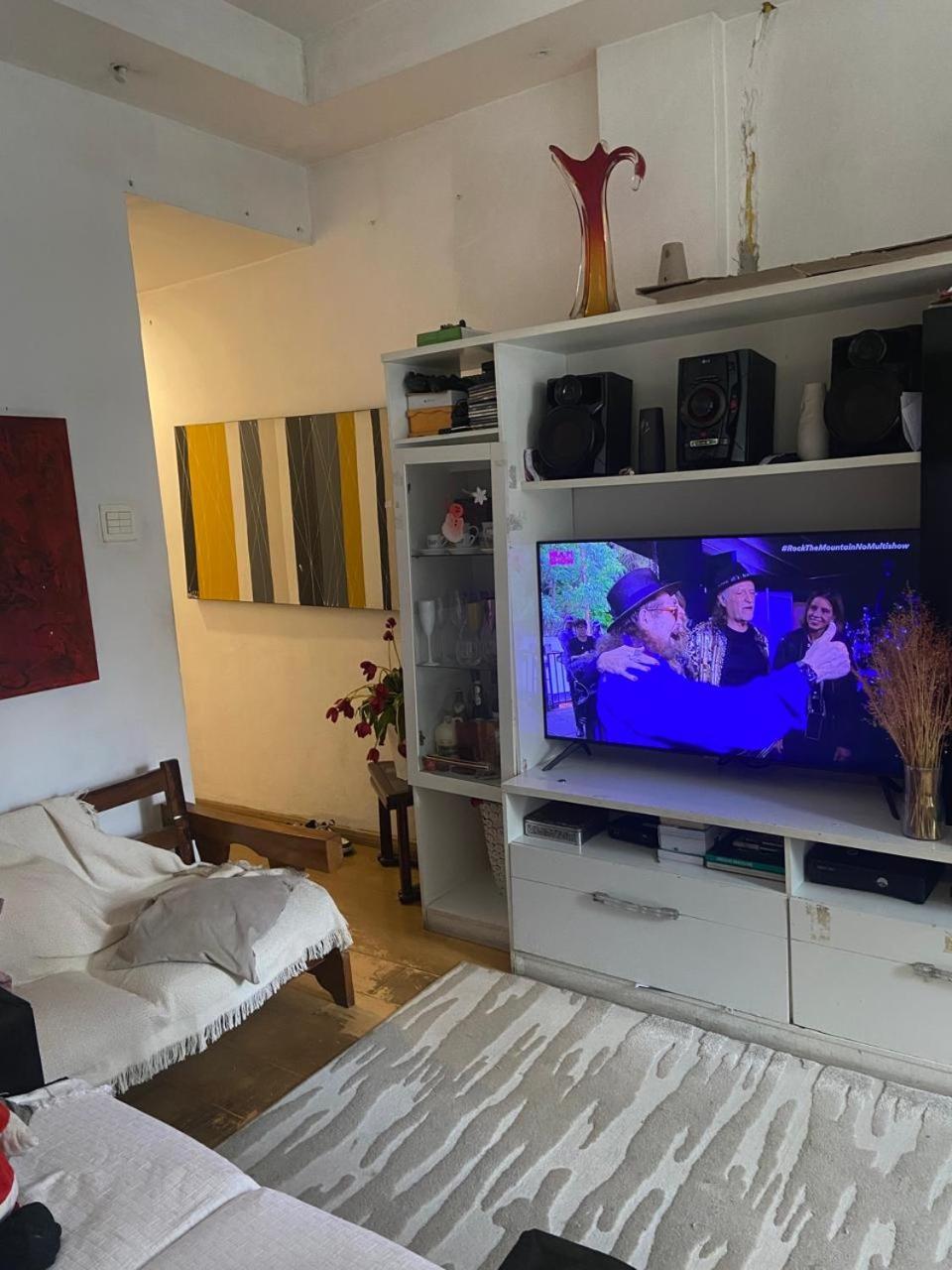 Quarto em Acomodações Particulares Em Apto No Flamengo