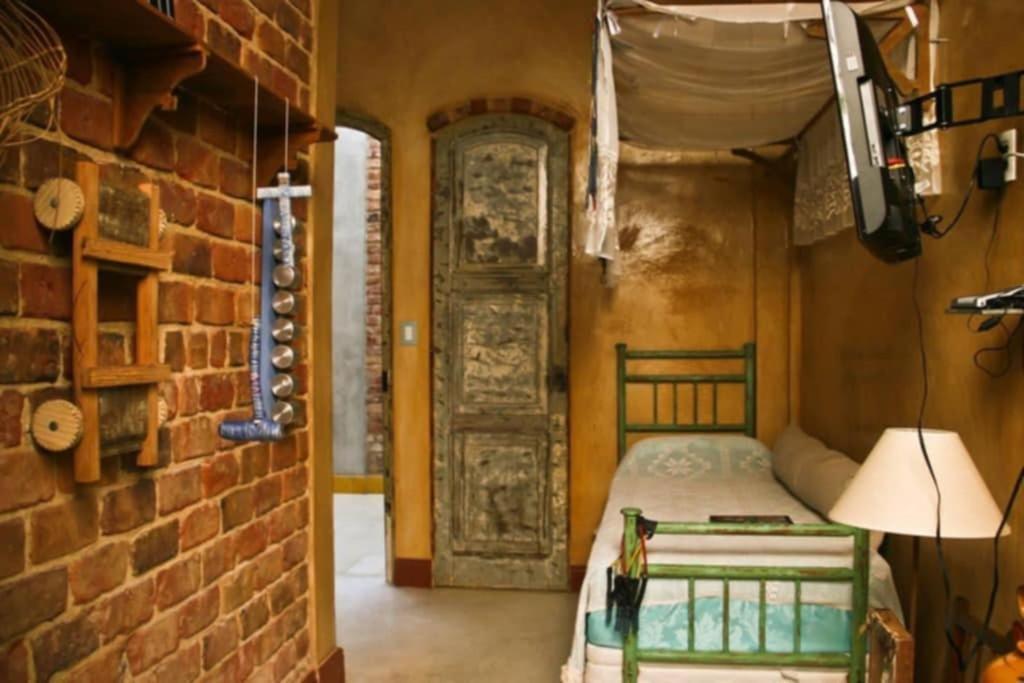 Modernistas Arte Homestay *