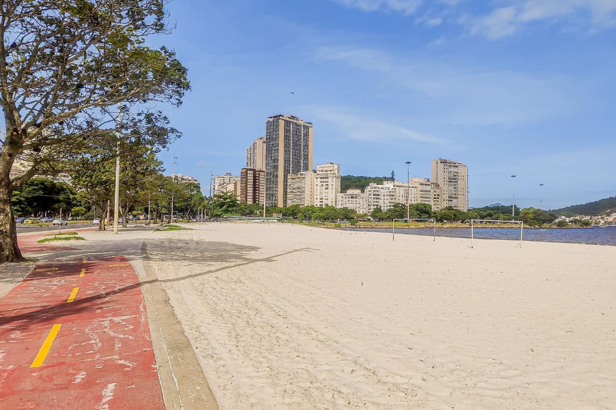 Botafogo, 4 E Vista O Pao De Acucar! Rio de Janeiro