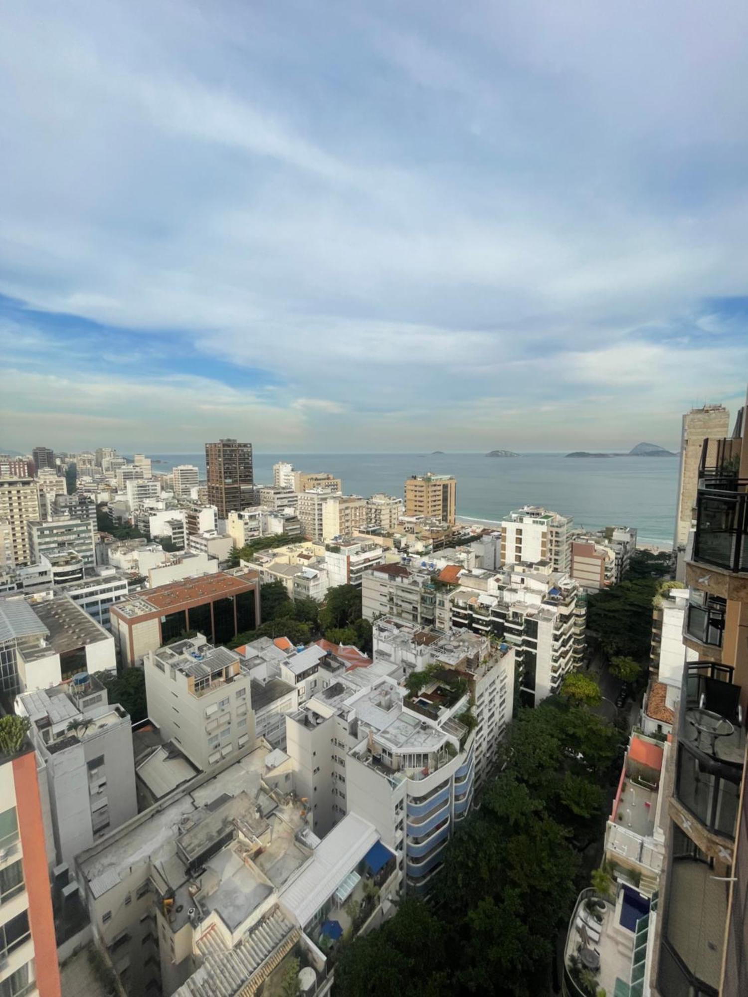 Vista Mar No Flat Leblon Com Piscina, Academia, Garagem E Arrumacao Diaria By Tata