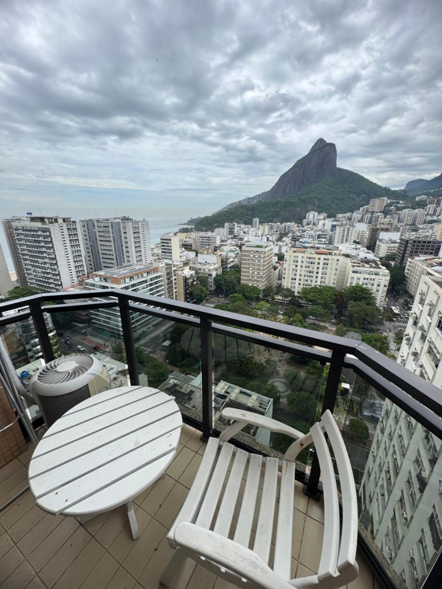 Vista Mar No Flat Leblon Com Piscina, Academia, Garagem E Arrumacao Diaria By Tata