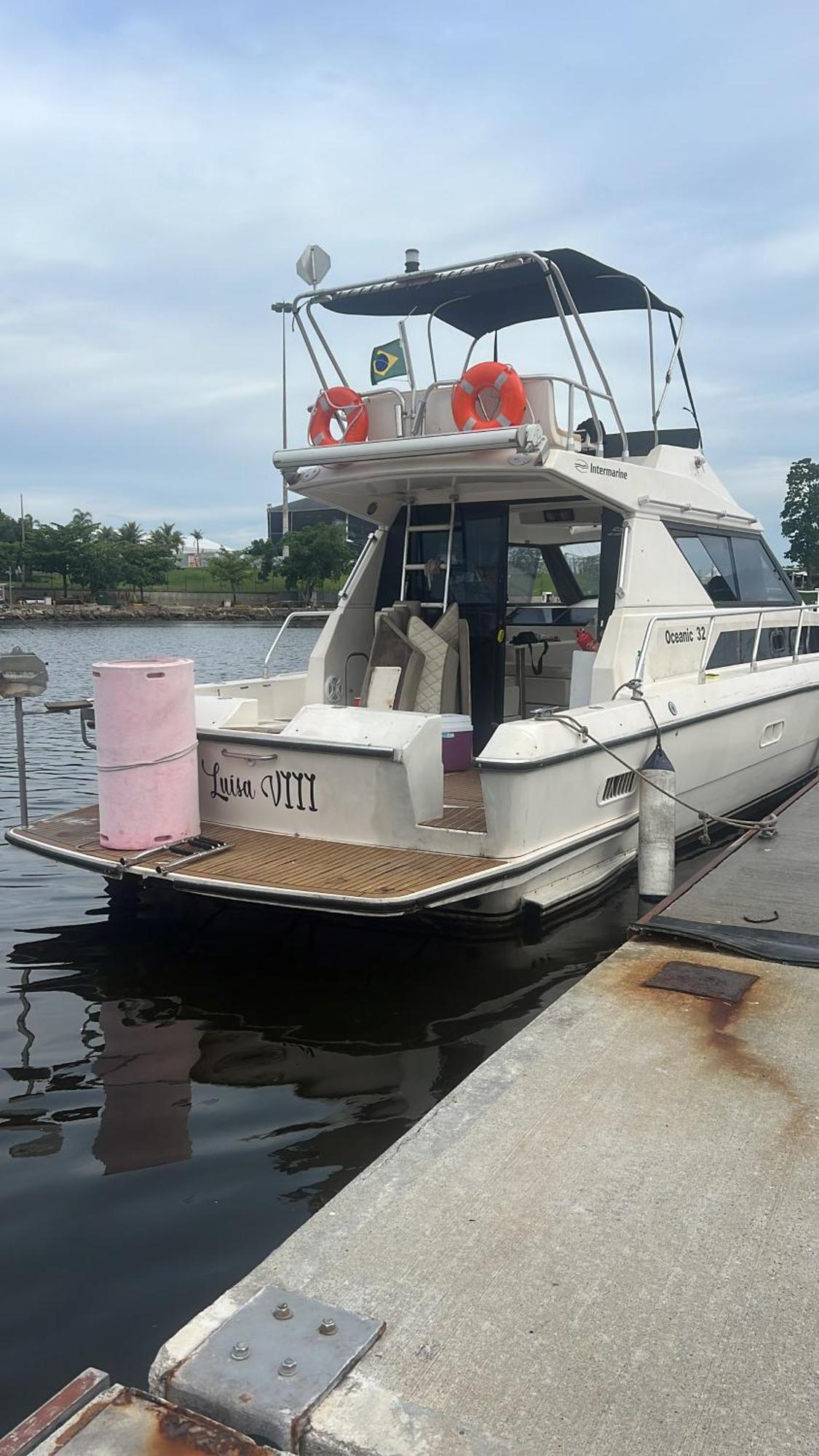 Passeios De Barco No Botel
