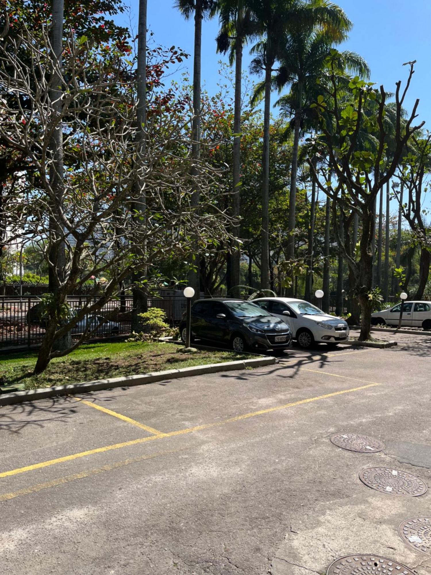 Apartamento Cobertura Incrivel, Silenciosa E Familiar Com Sala Ampla, Cozinha Americana, 3 Quartos, Area Gourmet, Terraco Aberto Com Churrasqueira E Jacuzzi Na Praia Da Barra Da Tijuca - Rio De Janeiro - Apto Inteiro So Pra Voce *