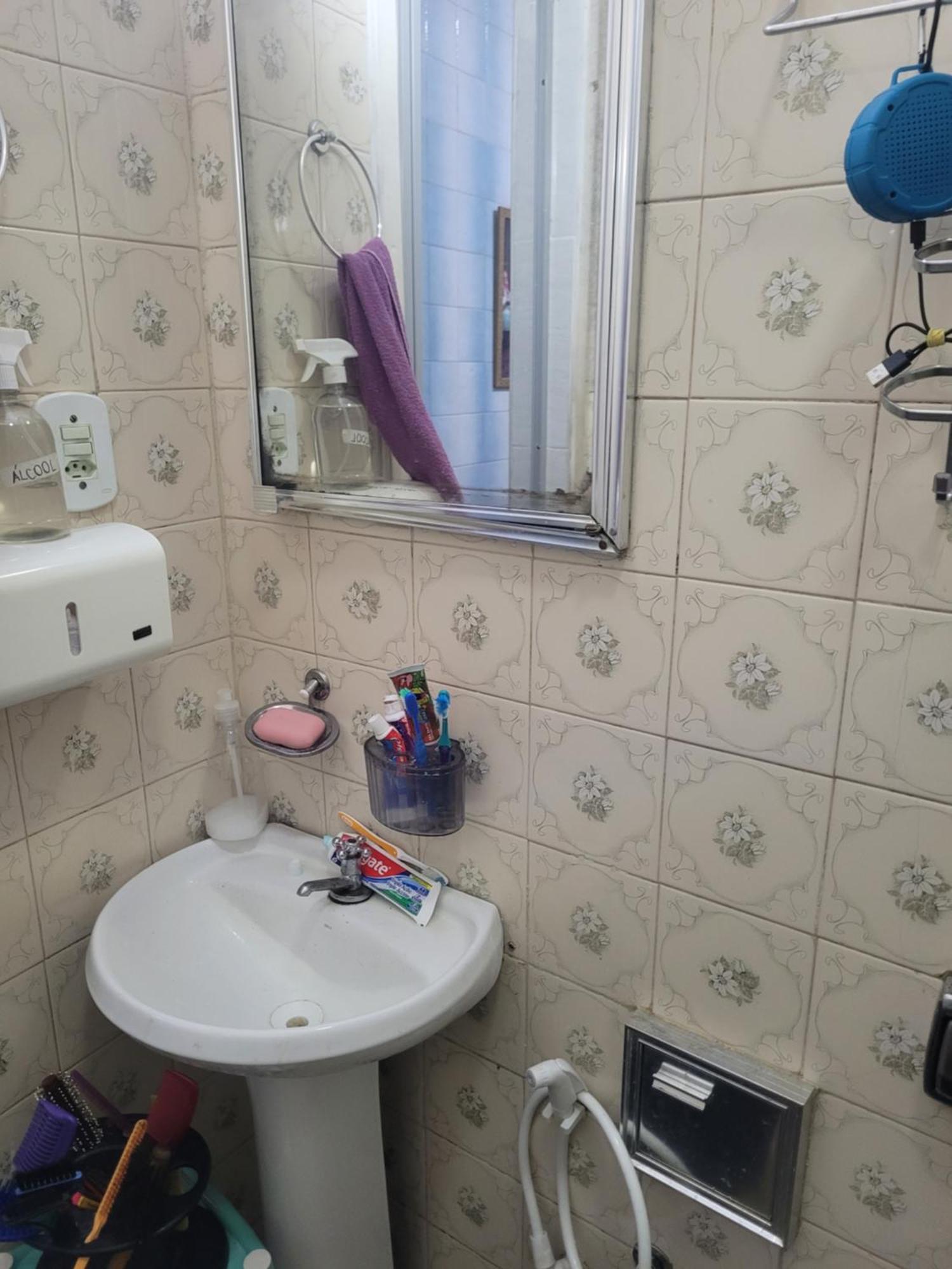 Quarto em Acomodações Particulares Casal E Outros Espacos Compartilhados Prox Ao Estadio Do Vasco *