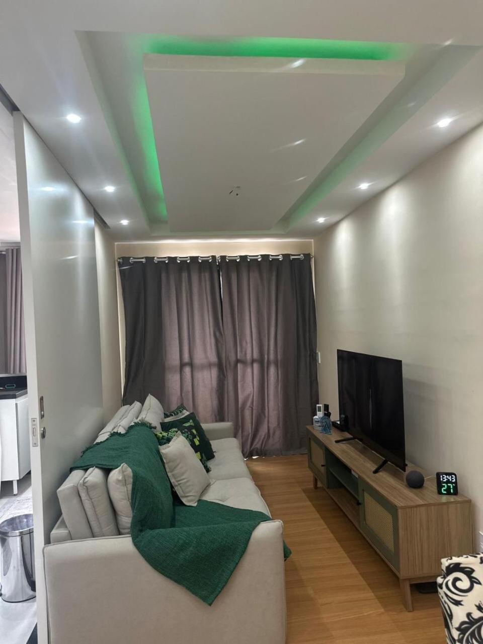 No Apartamento *