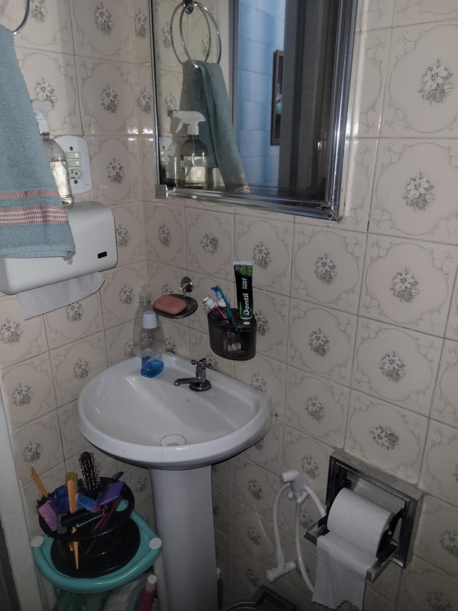Quarto em Acomodações Particulares Casal E Outros Espacos Compartilhados Prox Ao Estadio Do Vasco