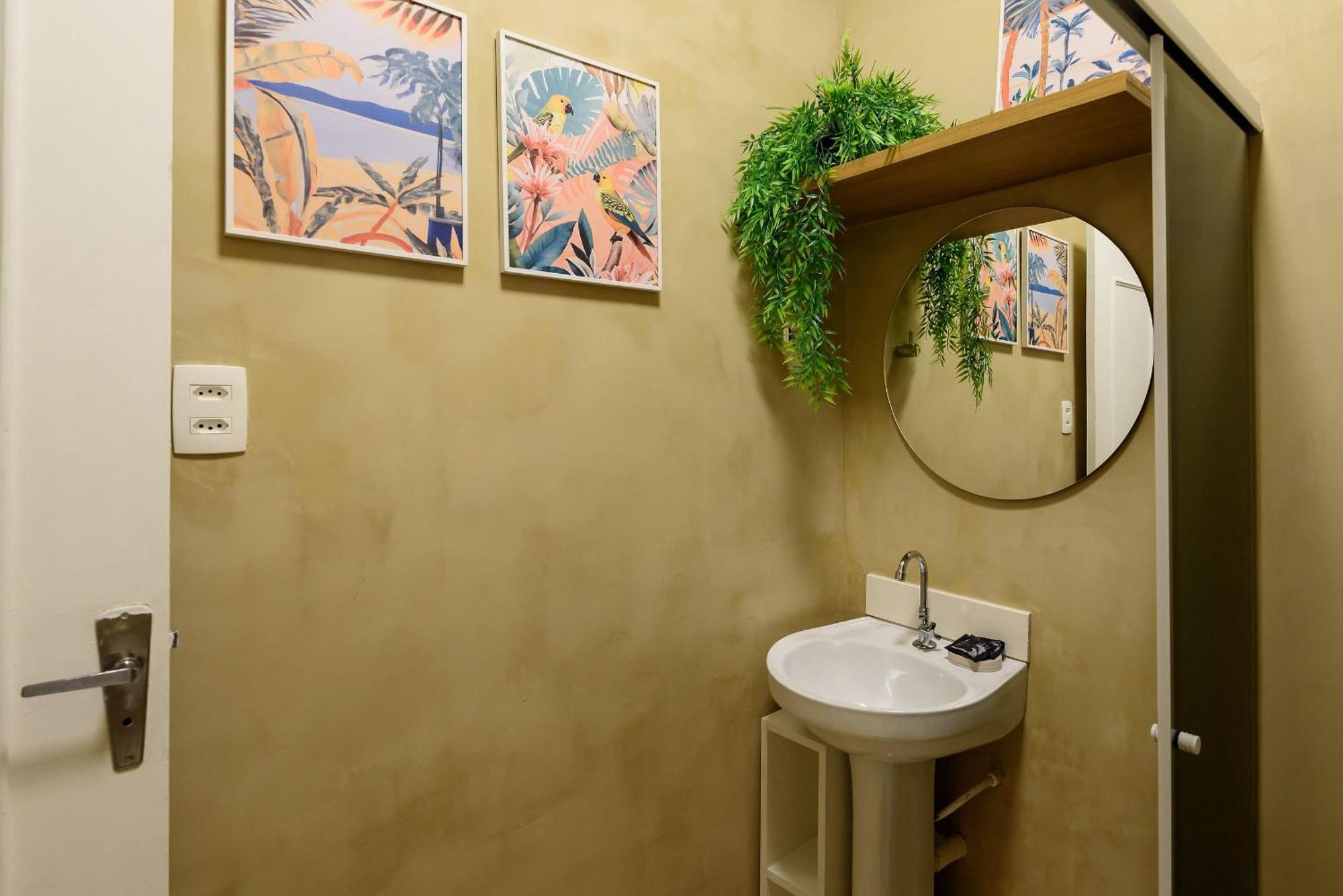 Apartamento 1qto Reformado A 400m Da | Br 135/1209