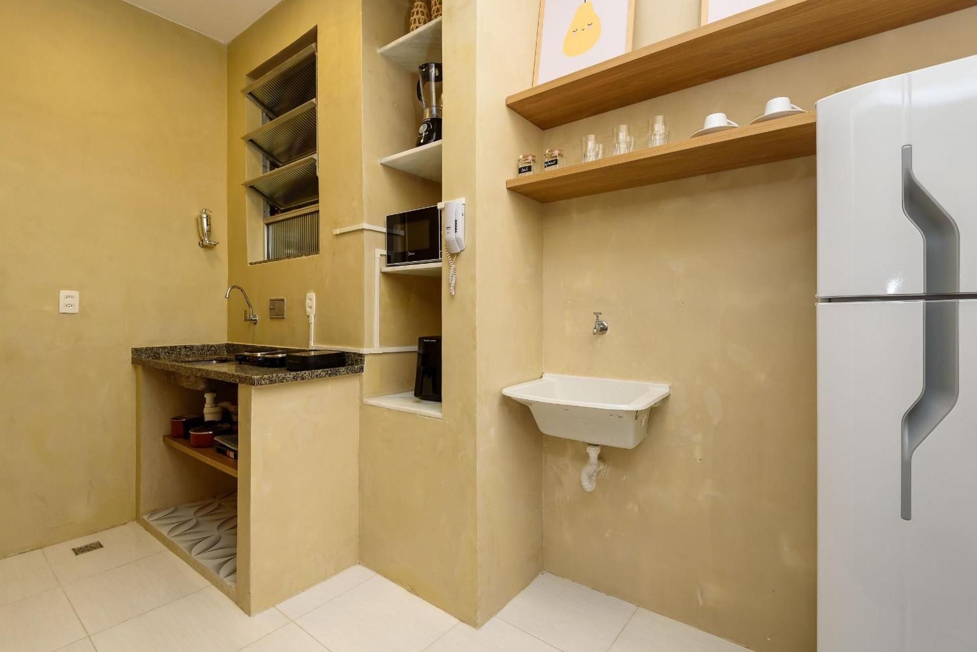 Apartamento 1qto Reformado A 400m Da | Br 135/1209 *