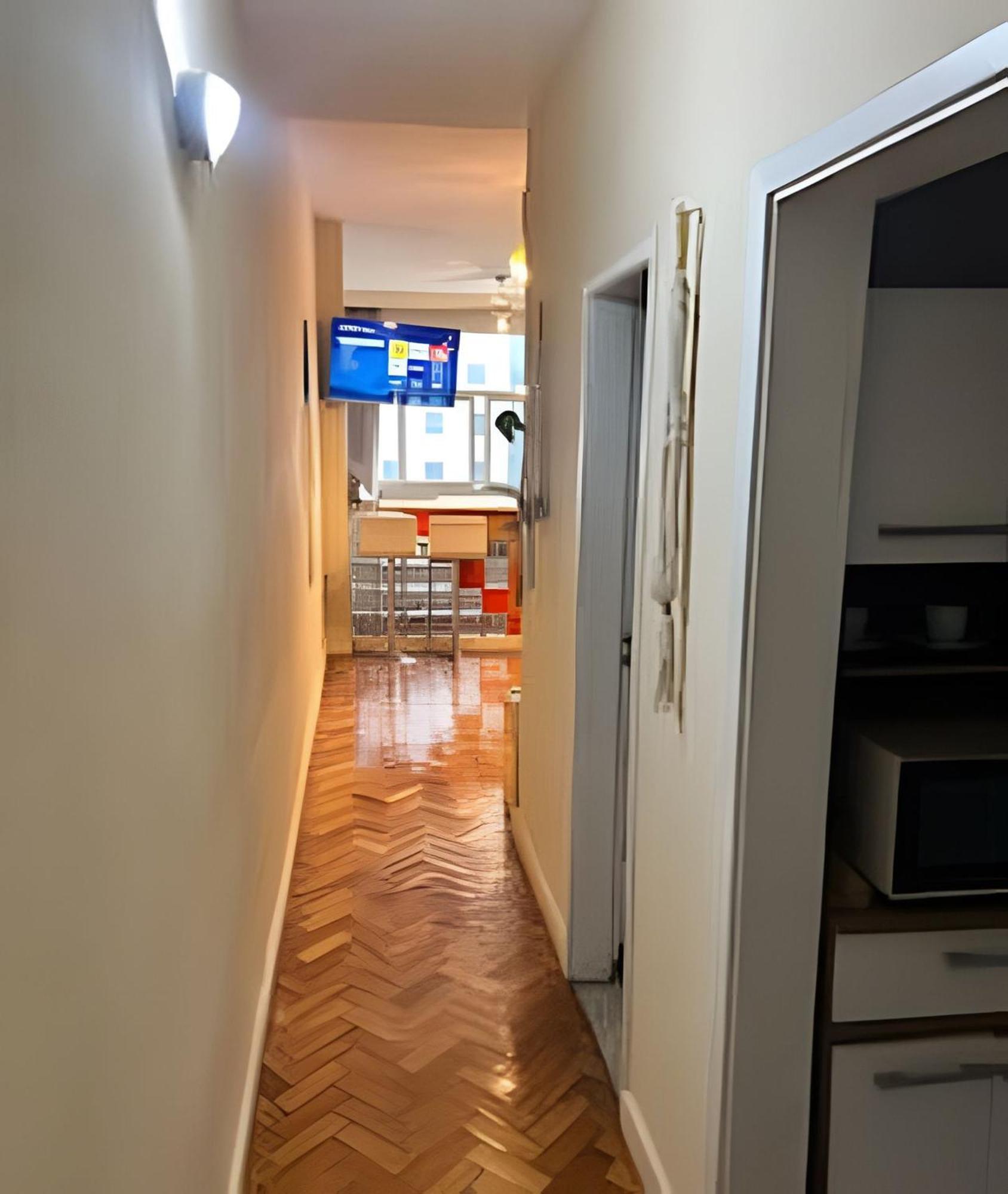 Apartamento Em Copacabana Com Vista Lateral Do Mar *