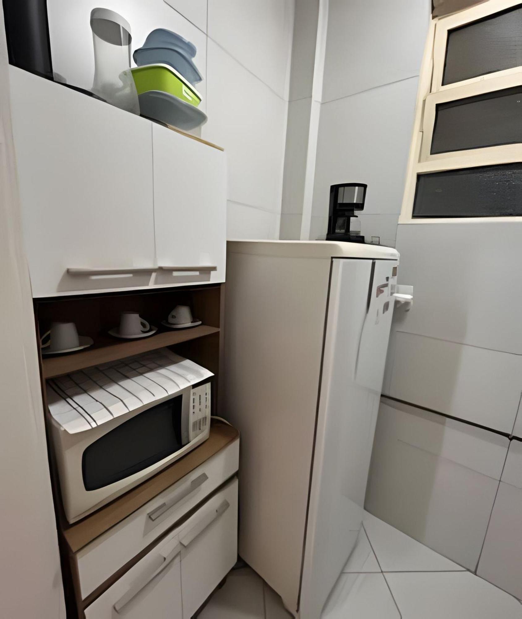 Apartamento Em Copacabana Com Vista Lateral Do Mar